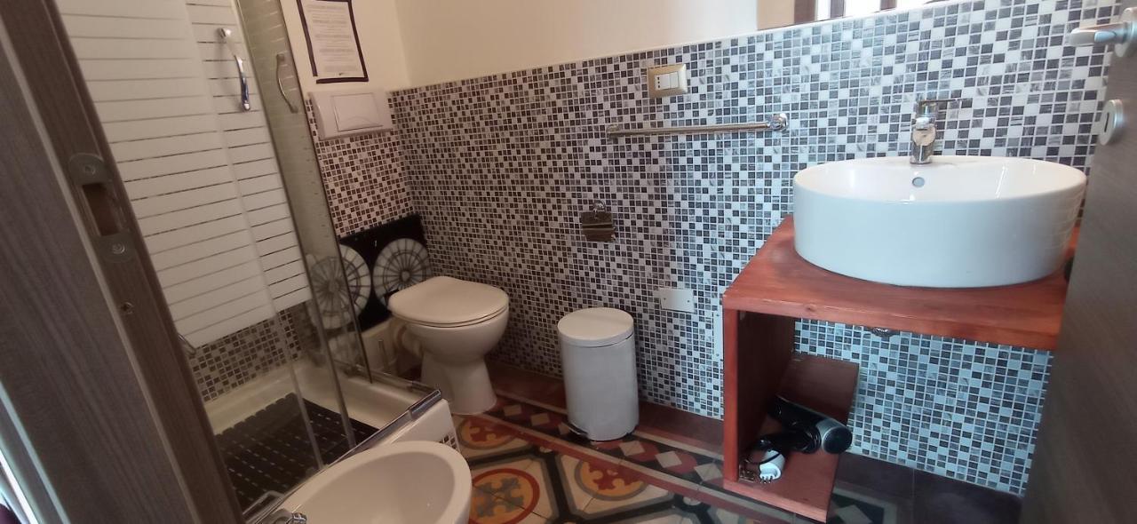 Onlyrooms Iii - Piazza Jenne * Cagliari